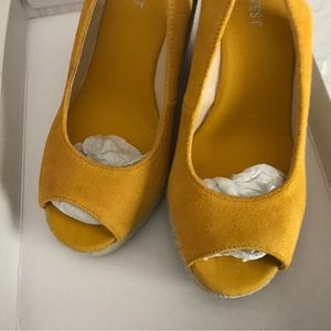 NEW suede Nine West espadrille!